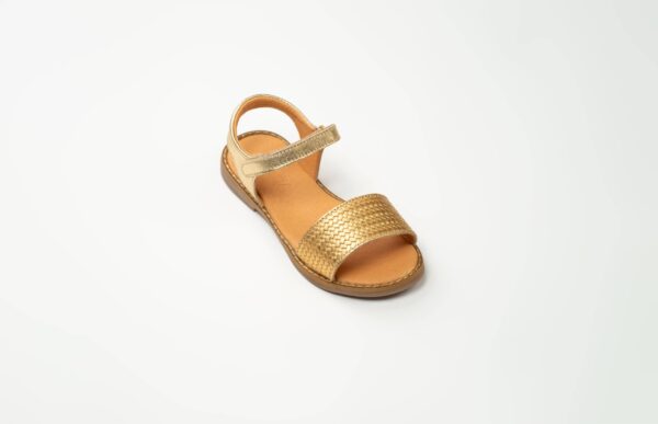 Sandales fille en cuir doré torsadé