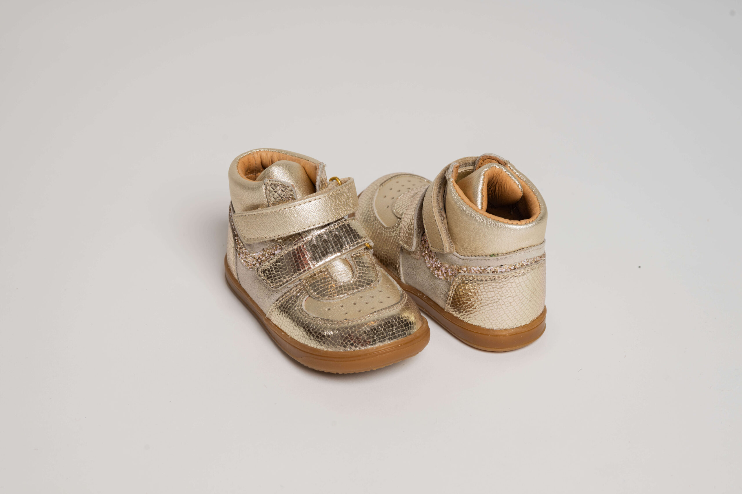 Baskets montantes bébé fille en cuir métallisé – Image 4
