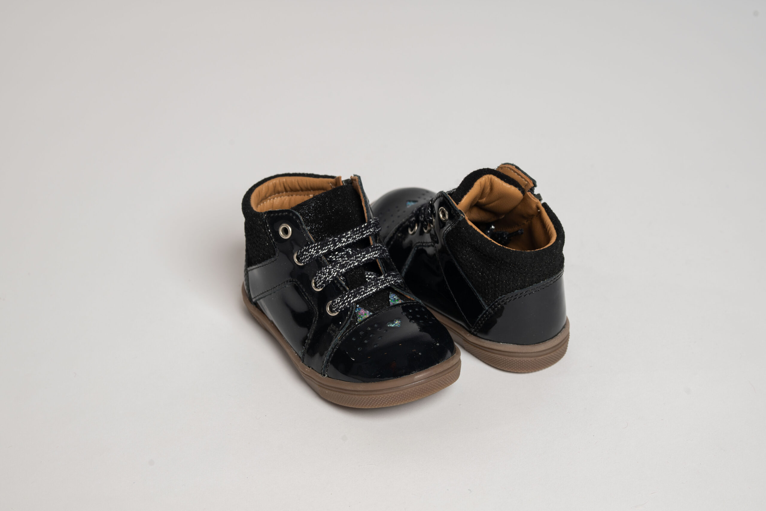 Bottines bébé fille à lacets en cuir vernis – Image 4