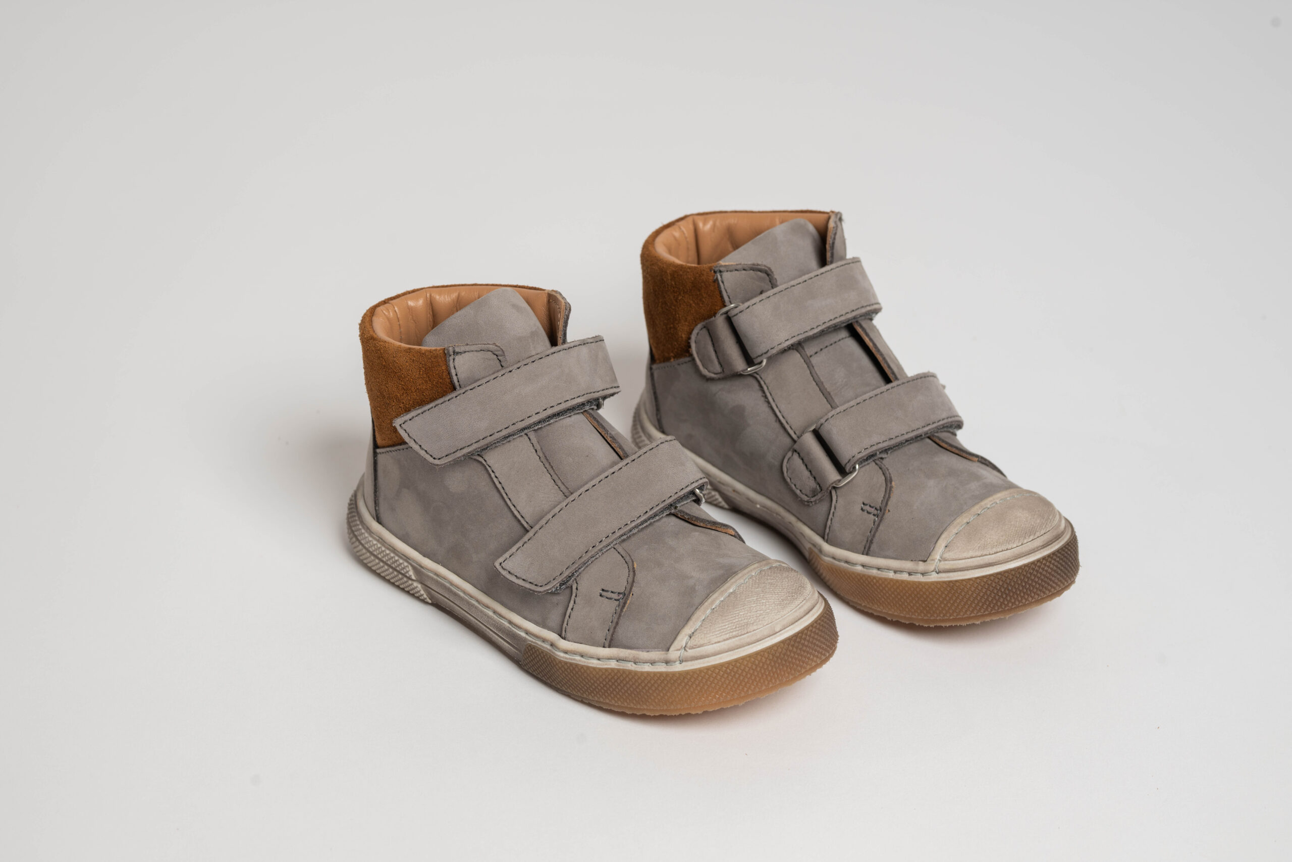 Baskets montantes enfant garçon en cuir à scratch – Image 3